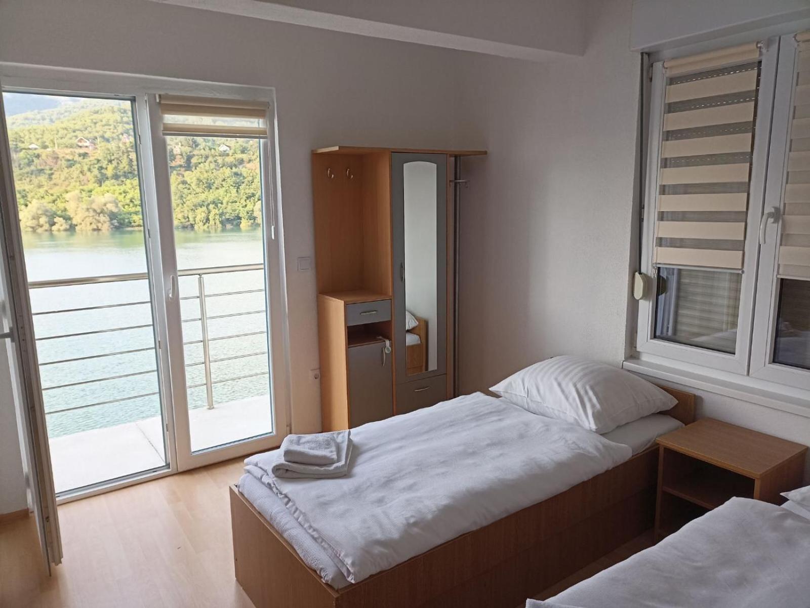 S&R Lake View Hostel Konjic Eksteriør bilde